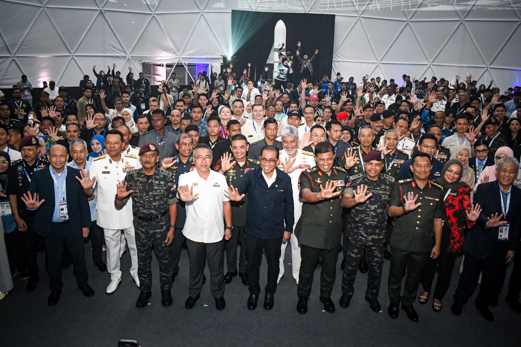 PENUTUPLIMA1
