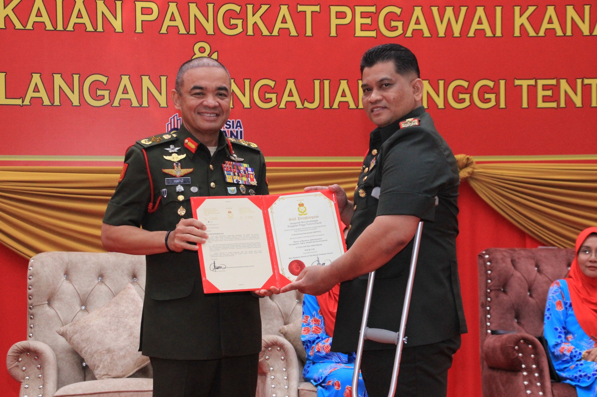 TENTERA DARAT RAIKAN KECEMERLANGAN AKADEMIK PEGAWAI MELALUI ANUGERAH PENGAJIAN TINGGI