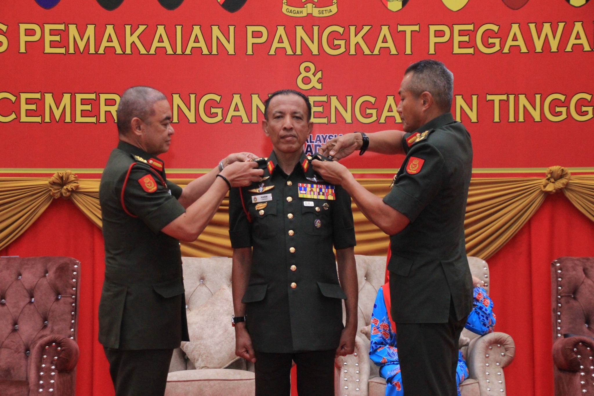 PENGIKTIRAFAN CEMERLANG : 24 PEGAWAI KANAN TERIMA PEMAKAIAN PANGKAT TAHUN 2025
