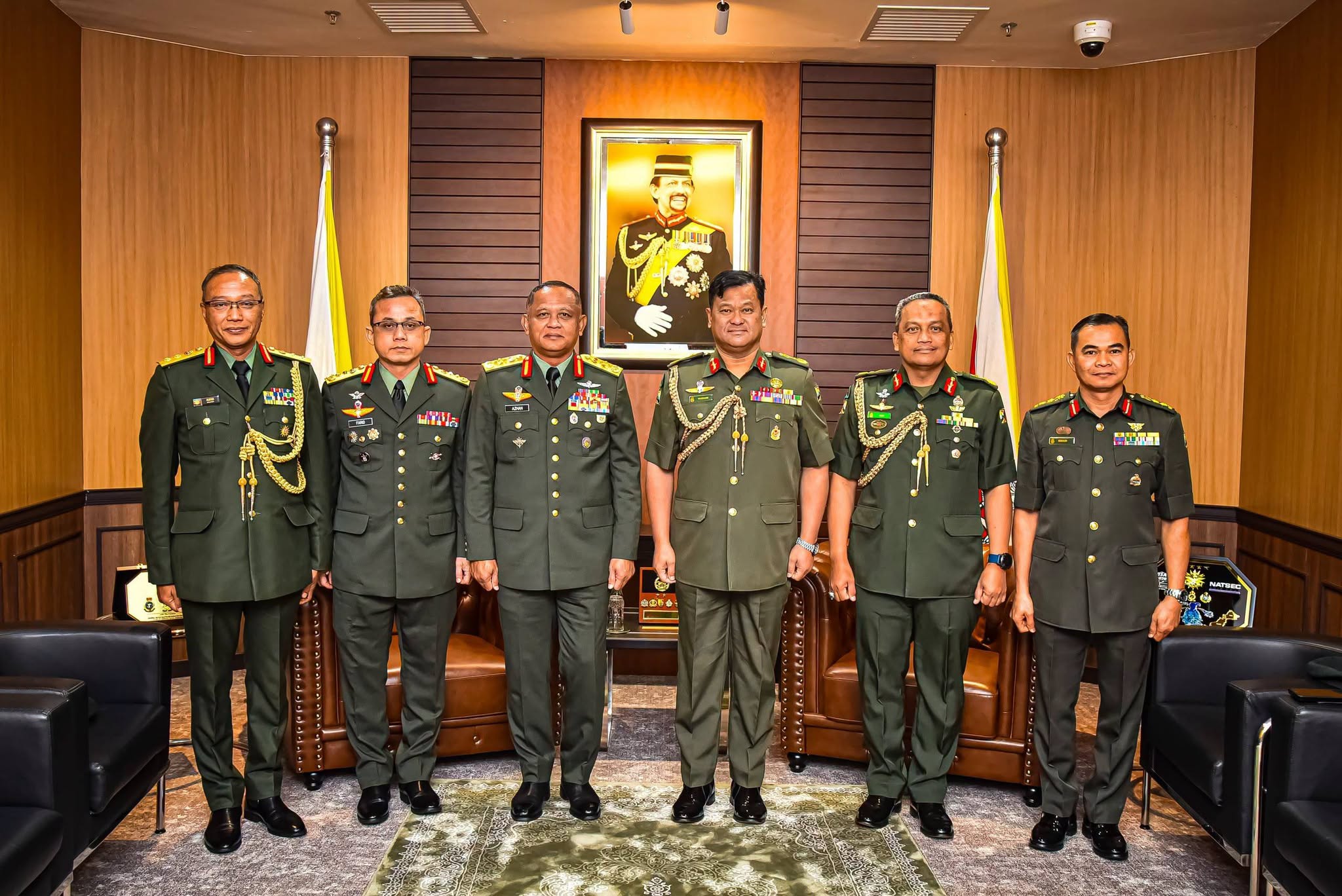 TDM-TDDB MEMPERKUKUHKAN KERJASAMA PERTAHANAN MELALUI LAWATAN KERJA RASMI PANGLIMA TENTERA DARAT KE BRUNAI