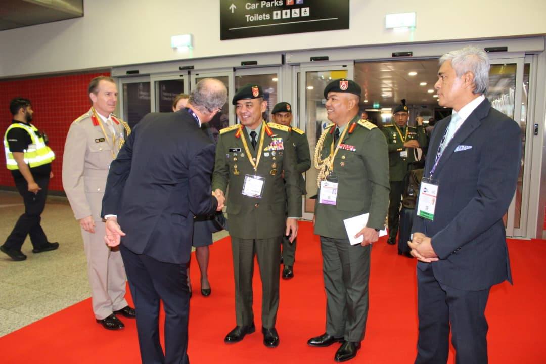 PANGLIMA TENTERA DARAT BERSAMA DELEGASI TD TELAH MENGHADIRI DEFENCE AND SECURITY EQUIPMENT INTERNATIONAL UNITED KINGDOM 2025 (DSEI UK 2025) BERMULA 9 HINGGA 12 SEP 25 BERTEMPAT DI EXCEL EXHIBITION LONDON, UNITED KINGDOM